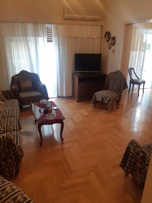 Classical Apartment At Lycabetus Hill Ateny Zewnętrze zdjęcie